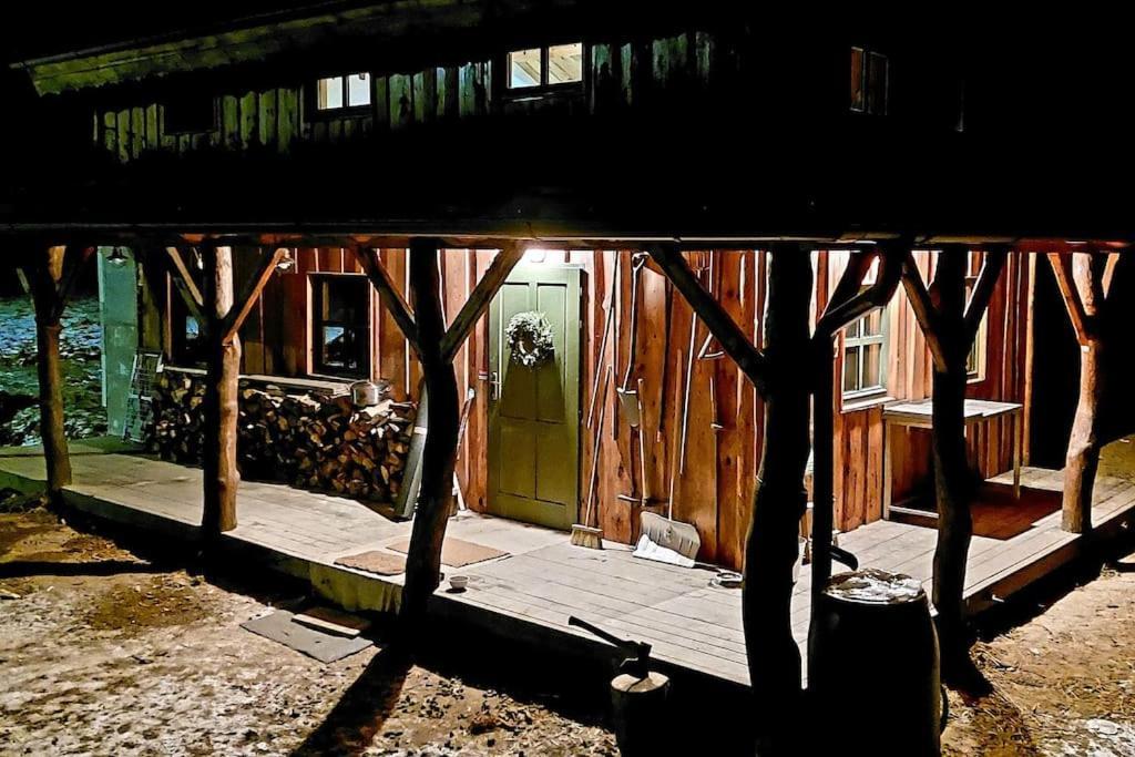Chalet Boruvka - Biofarma Na Samote V Lesich Benesov  Bagian luar foto