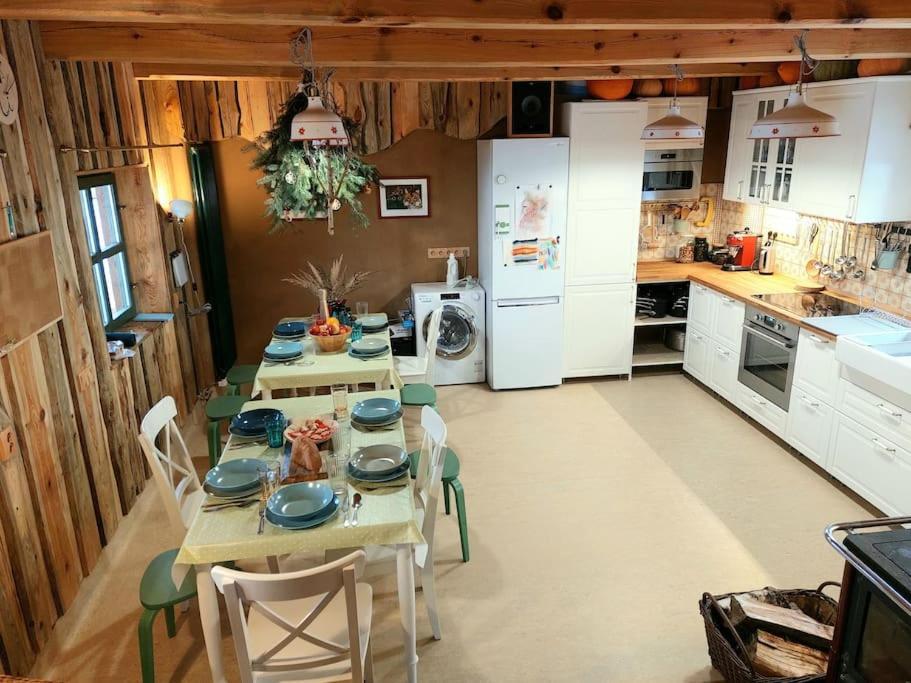 Chalet Boruvka - Biofarma Na Samote V Lesich Benesov  Bagian luar foto