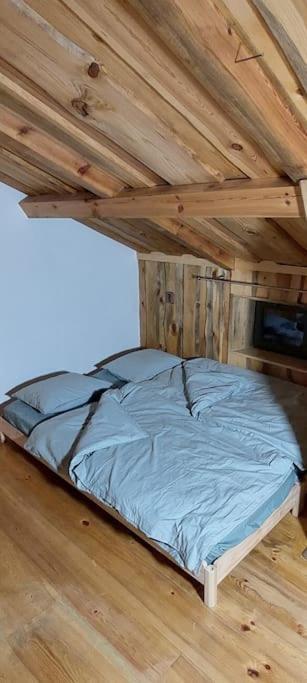 Chalet Boruvka - Biofarma Na Samote V Lesich Benesov  Bagian luar foto