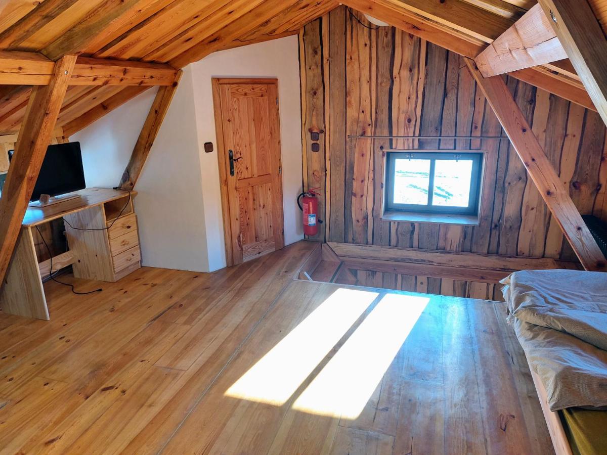 Chalet Boruvka - Biofarma Na Samote V Lesich Benesov  Bagian luar foto